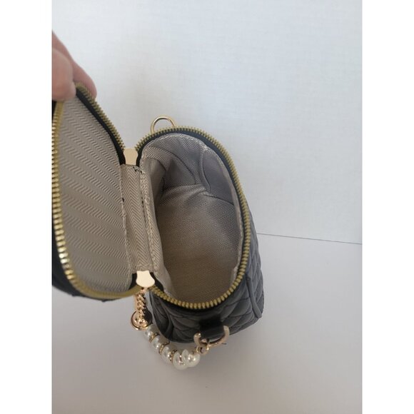 Small Mini Quilted Black Vanity Case Faux Pearl HandlePurse Bag Chain Zippers - Picture 5 of 12